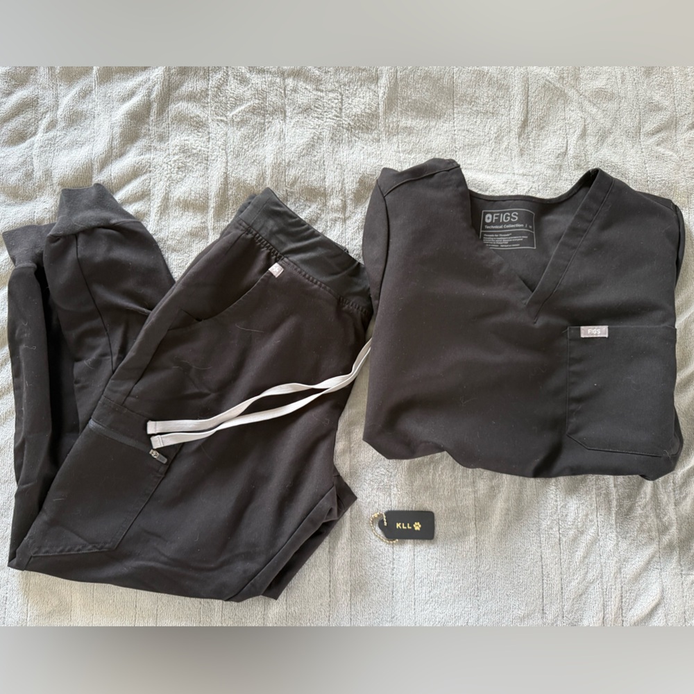 FIGS Black Scrub Set Medium Regular